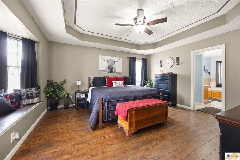 The square footage tells the story. With approximately 3,000 - photo 10