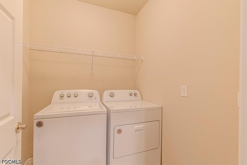 Move-in Ready, Meticulously maintained, Solar-equipped 2023 - photo 22