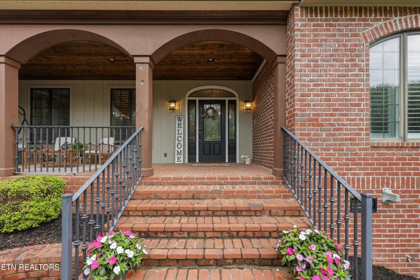 This House Speaks For Itself! Welcome to 1304 Selby Lane - photo 4