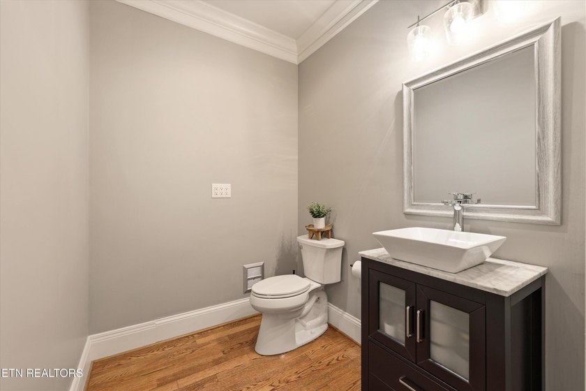 This House Speaks For Itself! Welcome to 1304 Selby Lane - photo 10