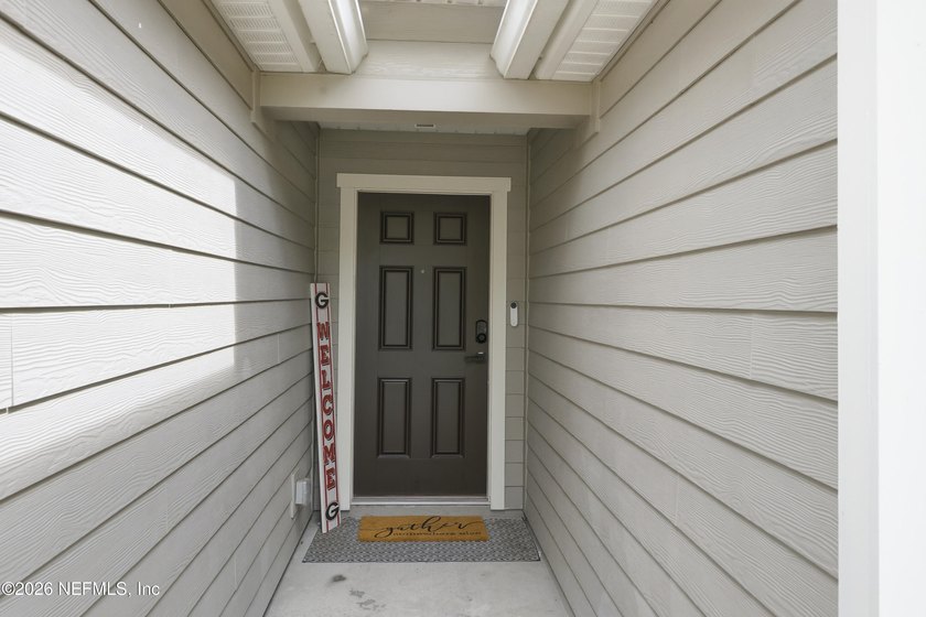Discover this charming 4-bedroom, 2-bathroom home equipped with - photo 3