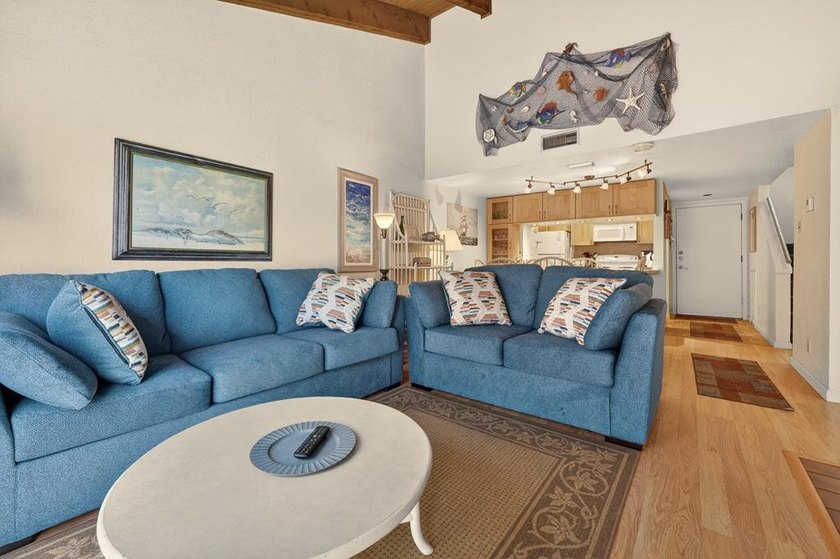 Unique opportunity-- Fully Furnished Corner Condo with - photo 11