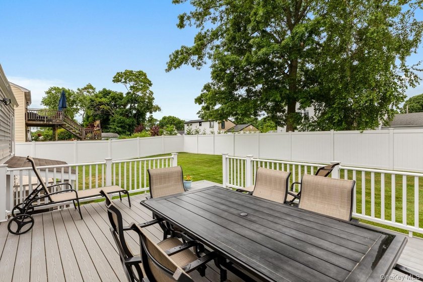 Welcome to 1032 Thompson Dr - a meticulously maintained - photo 19