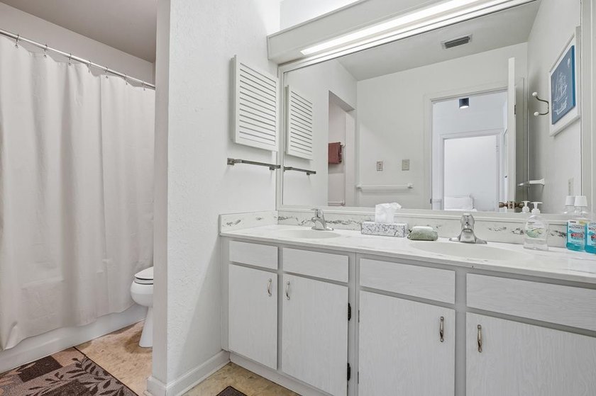Unique opportunity-- Fully Furnished Corner Condo with - photo 20
