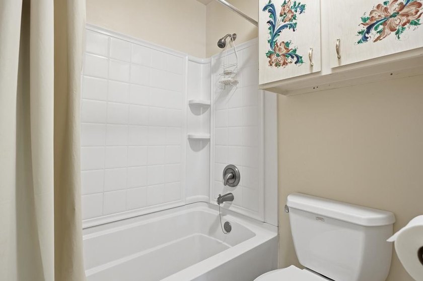 Unique opportunity-- Fully Furnished Corner Condo with - photo 21