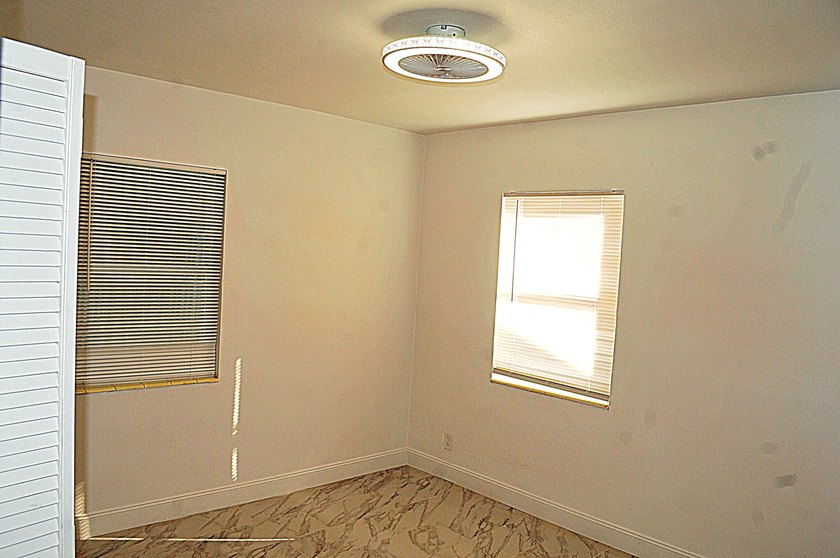 936 45th St - photo 8