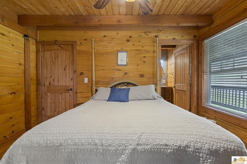 Turnkey lakefront opportunity on Barren River Lake! This fully - photo 10