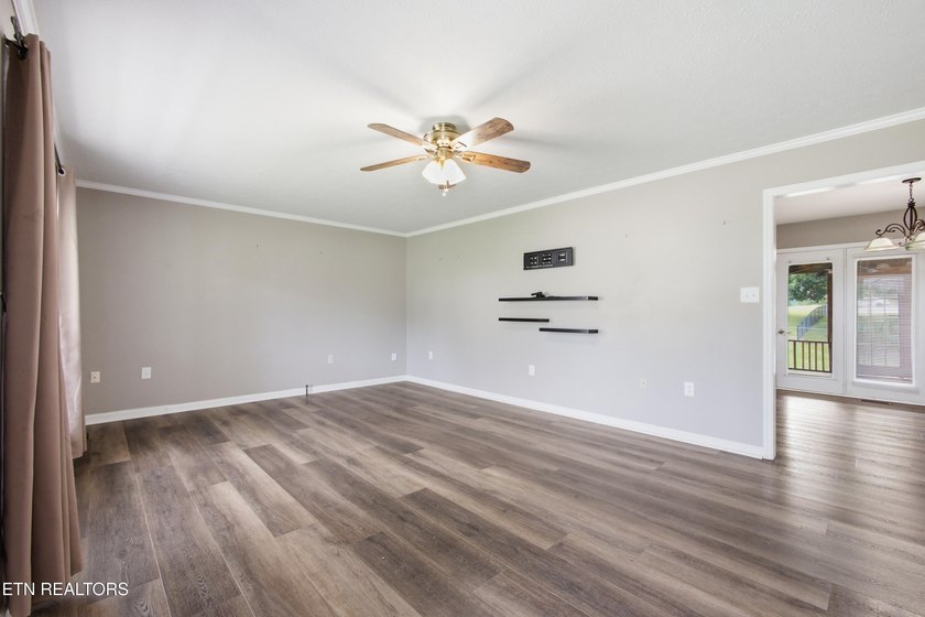 Location, Space &amp; Updates - This One Has It All! Don't miss this - photo 5