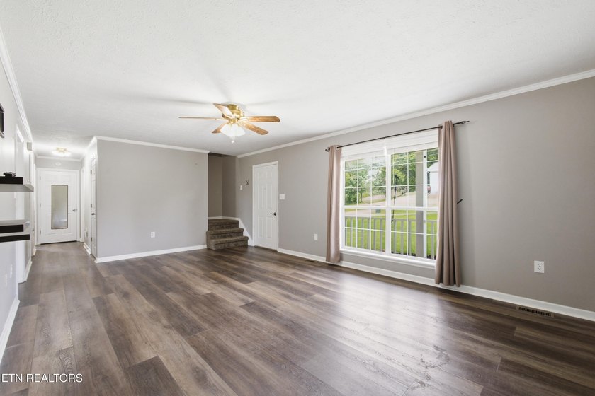 Location, Space &amp; Updates - This One Has It All! Don't miss this - photo 6
