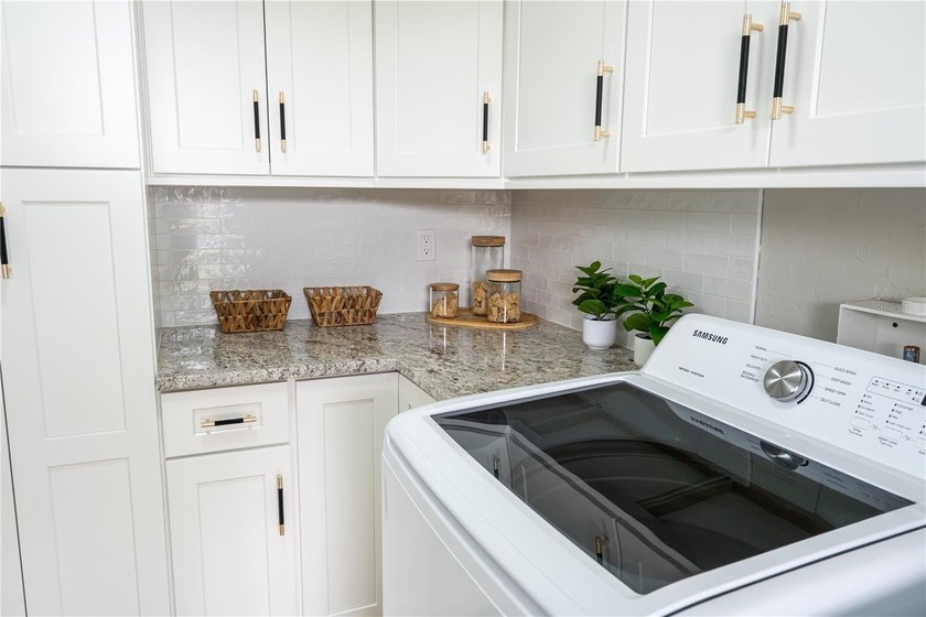 ?? WATERFRONT FULLY REMODELED HOME - NORTH PORT, FL Welcome to - photo 11