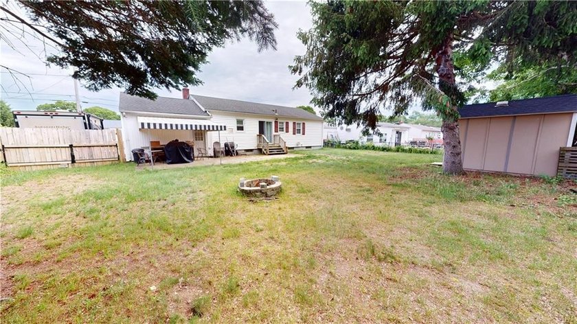 Welcome to 27 Amherst Road, a beautifully maintained ranch - photo 15