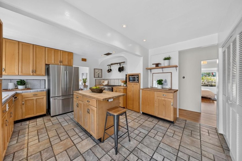 Nestled on one of Santa Cruzs most sought-after Westside streets - photo 26