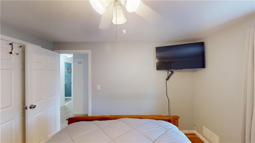 Welcome to 27 Amherst Road, a beautifully maintained ranch - photo 34