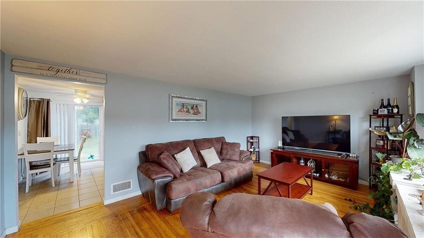 Welcome to 27 Amherst Road, a beautifully maintained ranch - photo 38