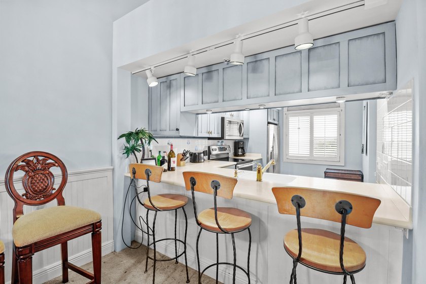 Best buy!!!! Enjoy this most desirable Bluffs Marina penthouse - photo 4