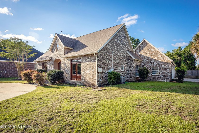 Welcome to 5601 Woody End in Ocean Springs - a beautifully - photo 5