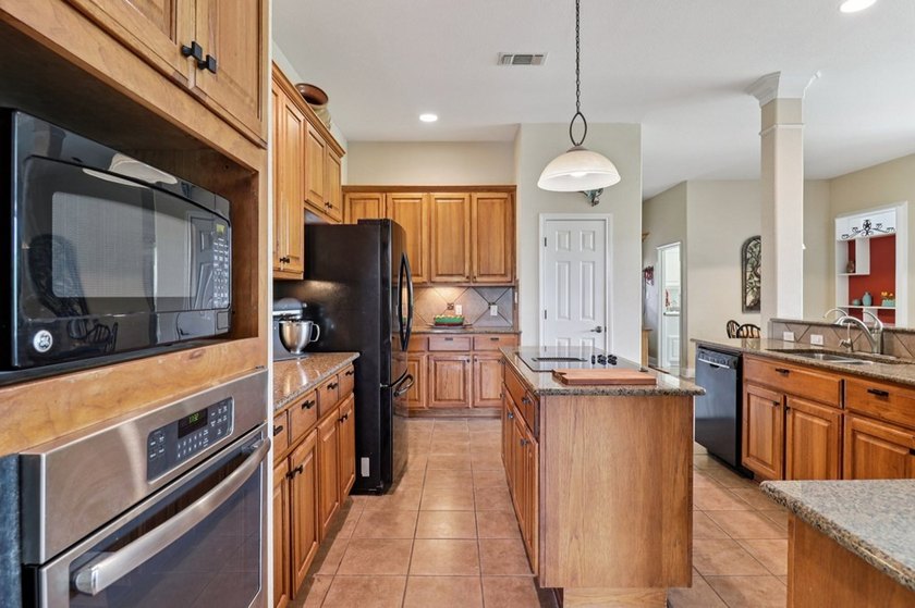 Escape to peaceful Hill Country living in desirable Saddlewood - photo 14