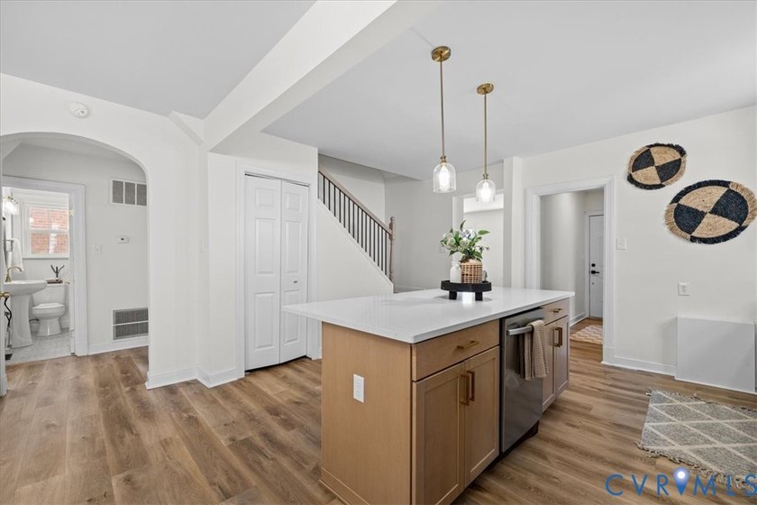 Nestled in the heart of Chimborazo Park, this stunning all-brick - photo 18