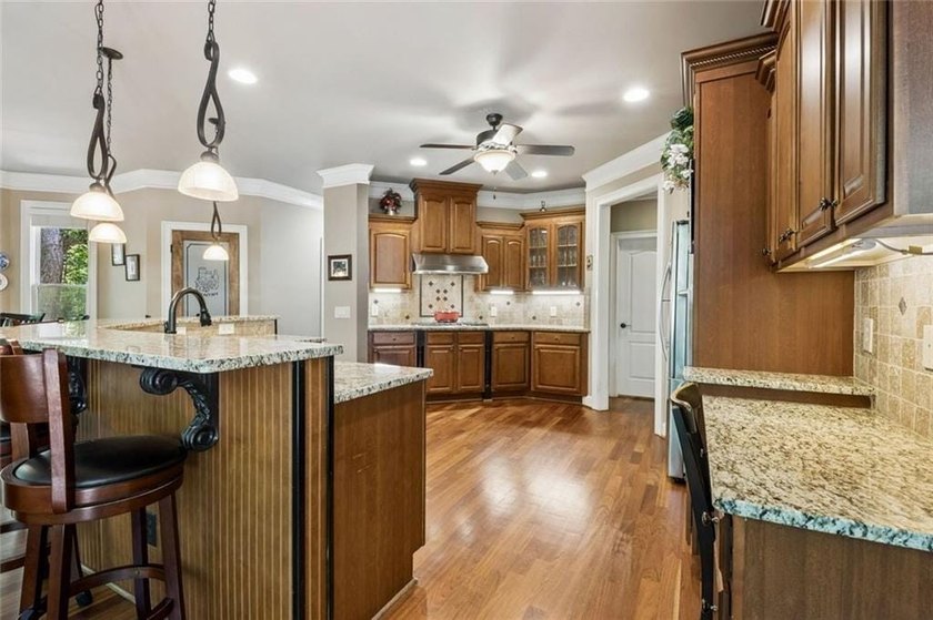 Lovely 2 story home located on Hamilton Mill's largest lot (1.61 - photo 18