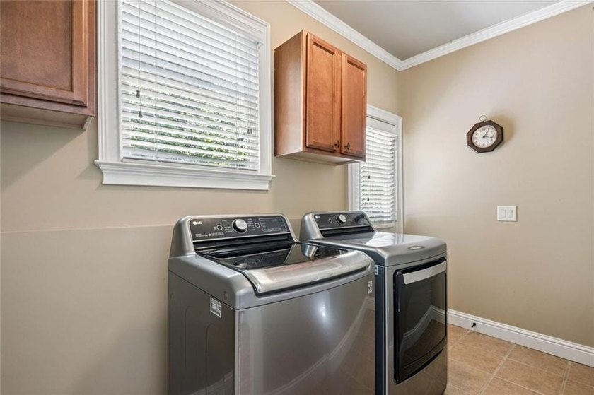 Lovely 2 story home located on Hamilton Mill's largest lot (1.61 - photo 28