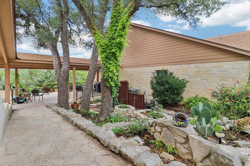 Escape to peaceful Hill Country living in desirable Saddlewood - photo 32