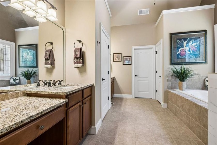 Lovely 2 story home located on Hamilton Mill's largest lot (1.61 - photo 32