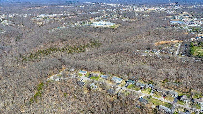 Welcome to your private retreat in the heart of Camdenton, where - photo 39