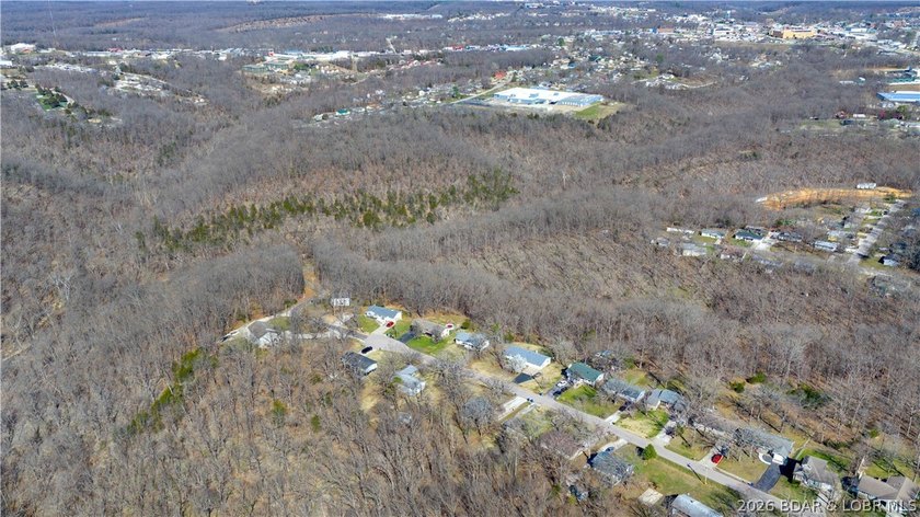 Welcome to your private retreat in the heart of Camdenton, where - photo 40