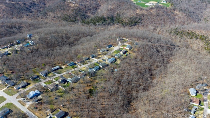 Welcome to your private retreat in the heart of Camdenton, where - photo 41