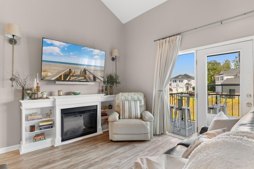 Located in the heart of Surfside Beach at Grand Palms Resort - photo 15