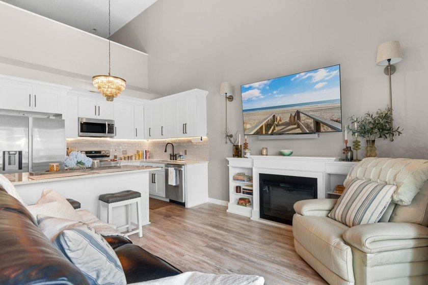 Located in the heart of Surfside Beach at Grand Palms Resort - photo 16