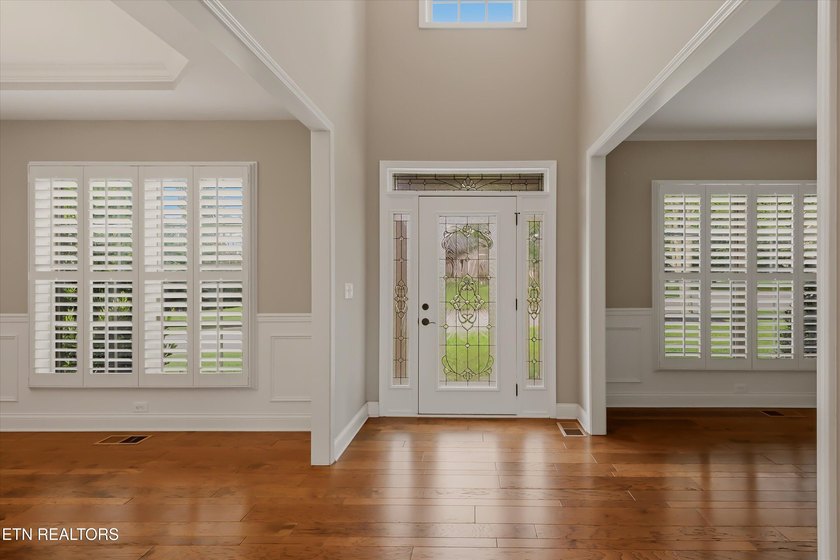 Elegant Family Home in Prestigious Farragut School zone - - photo 5