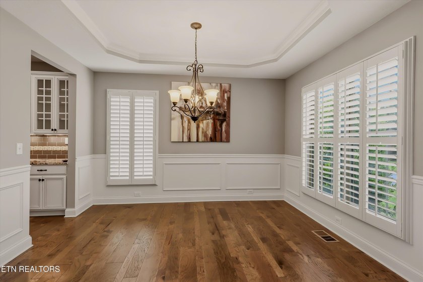 Elegant Family Home in Prestigious Farragut School zone - - photo 8