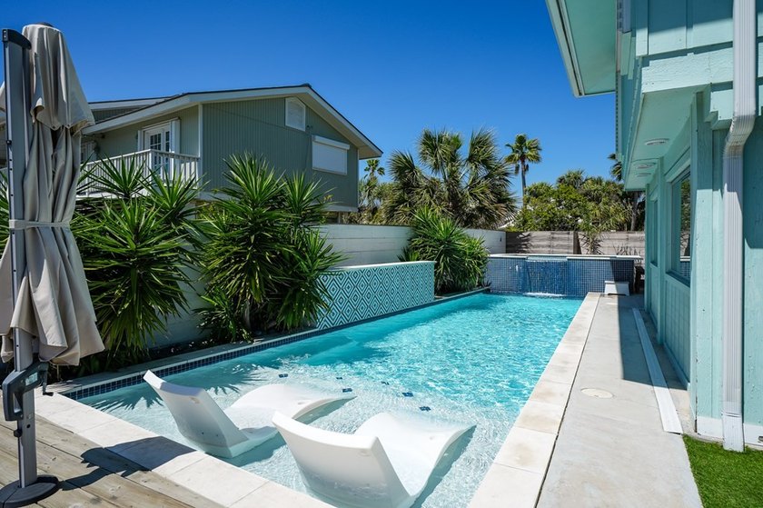Welcome to this beautiful Key Allegro canal front home. Located - photo 41