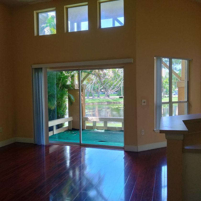 REAR OPPORTUNITY- BEAUTIFUL 2BR/2BTH , 2 STORY TOWNHOUSE - photo 5