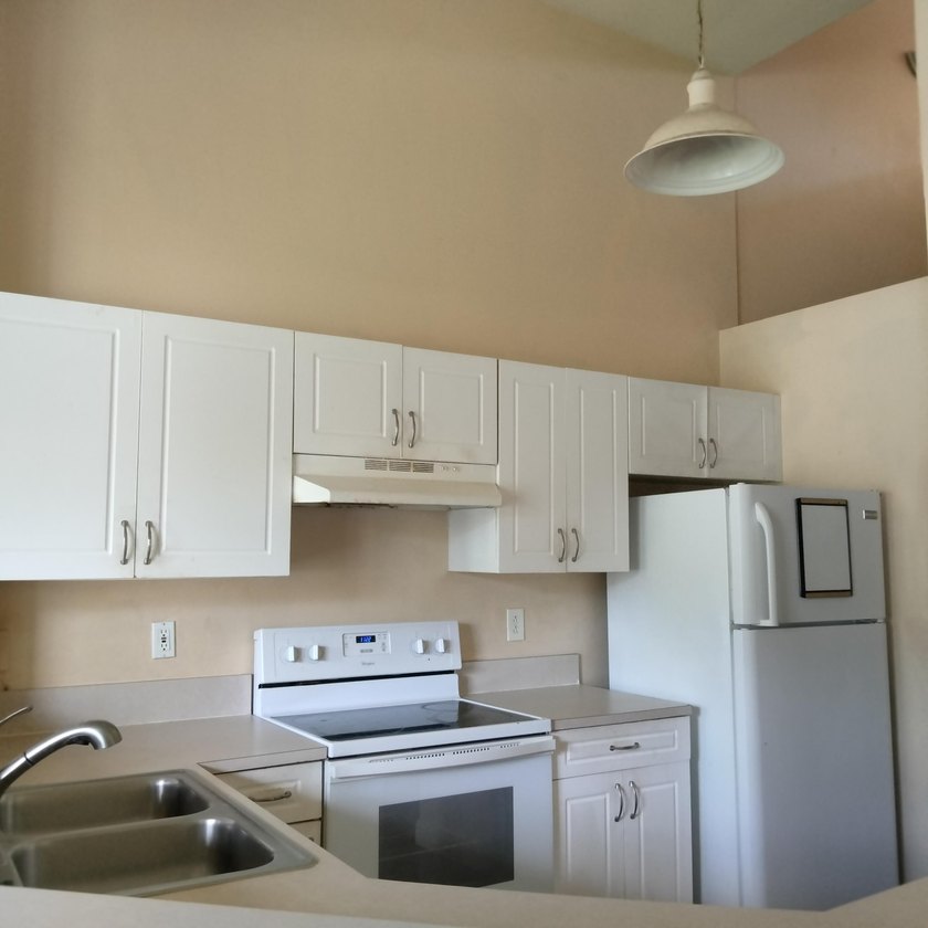REAR OPPORTUNITY- BEAUTIFUL 2BR/2BTH , 2 STORY TOWNHOUSE - photo 9