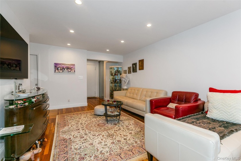Newly Custom Renovated JR-4 Overlooking Wonderful Park-like - photo 5