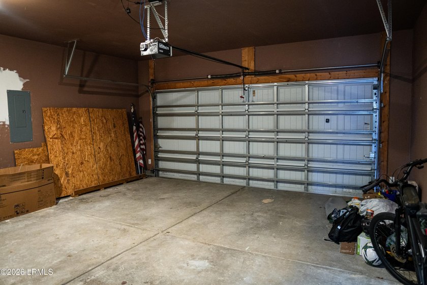 Bright, spacious, and move-in ready, this 4-bedroom, 3-bath home - photo 33