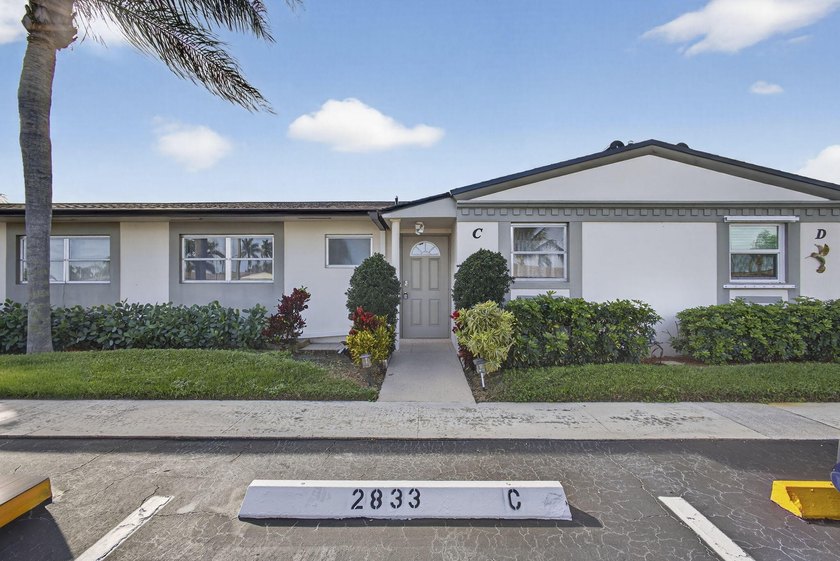 Welcome home to this inviting residence featuring tile floors &amp; - photo 2