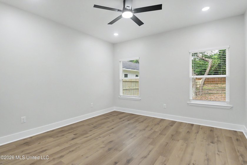 Welcome to effortless coastal living in this beautifully crafted - photo 15