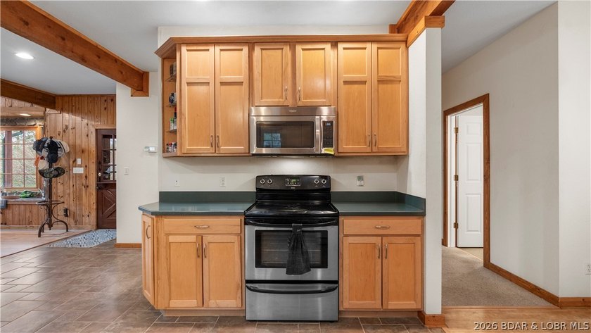 Welcome to this enchanting rustic retreat nestled within the - photo 18