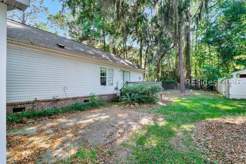 Located near the Alljoy Boat Landing and Old Town Bluffton. Take - photo 22