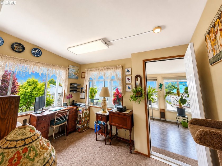 Enjoy coastal living in this well-maintained double-wide - photo 11