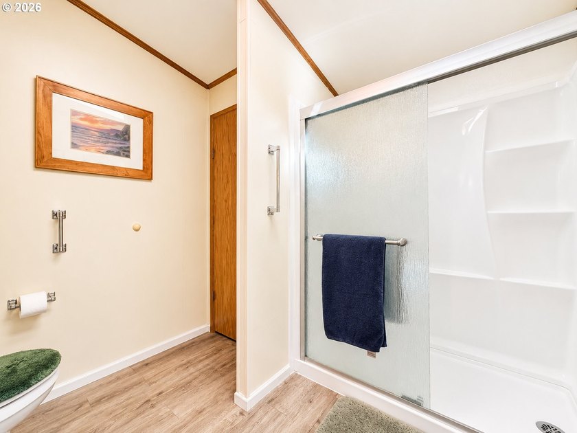 Enjoy coastal living in this well-maintained double-wide - photo 19