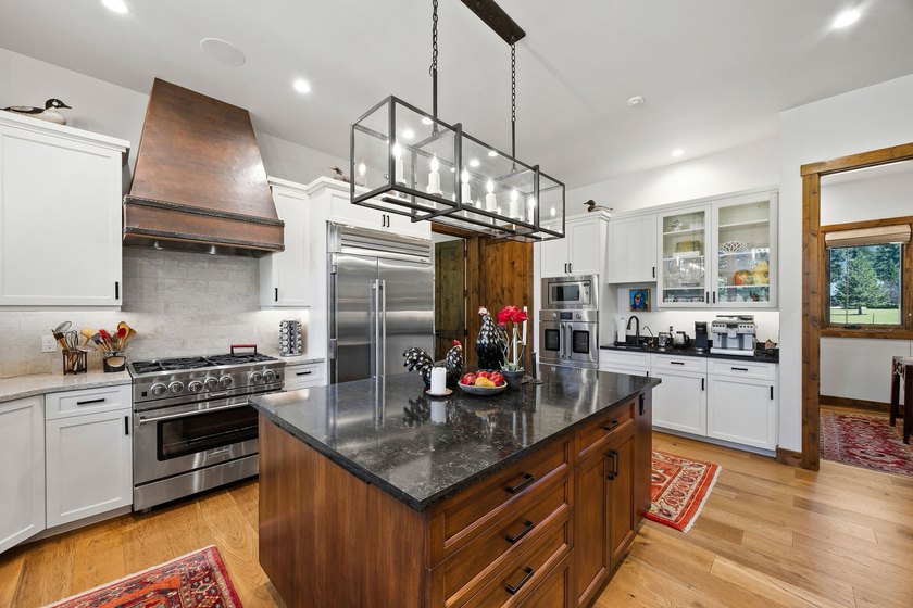 Set within the exclusive, gated enclave of the historic Kootenai - photo 26