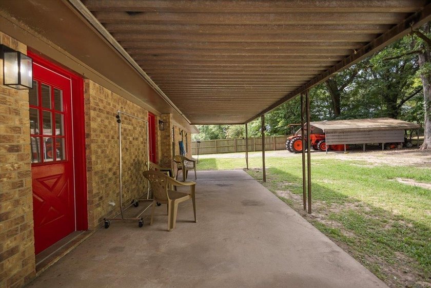 Looking for the perfect place to enjoy East Texas lake living? - photo 29