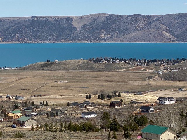 Large 1.08-acre beautiful building lot with amazing lake &amp; - photo 10