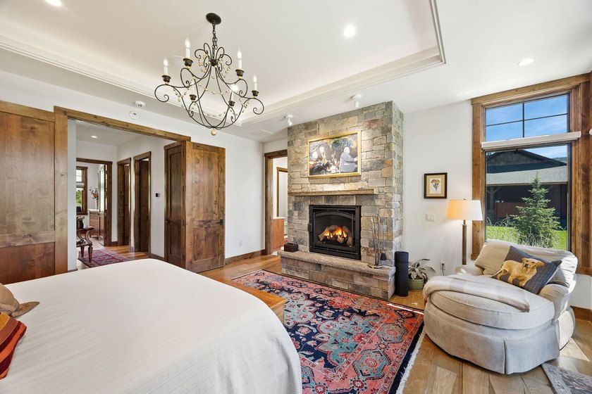 Set within the exclusive, gated enclave of the historic Kootenai - photo 32