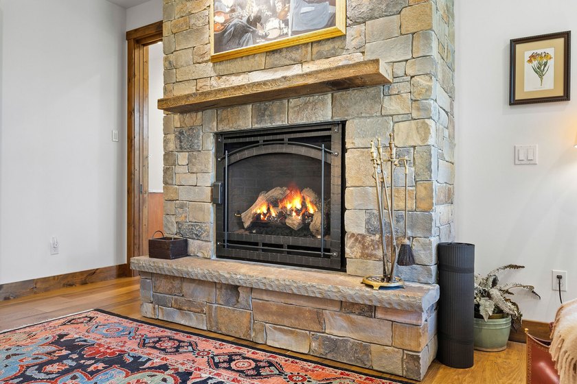 Set within the exclusive, gated enclave of the historic Kootenai - photo 33