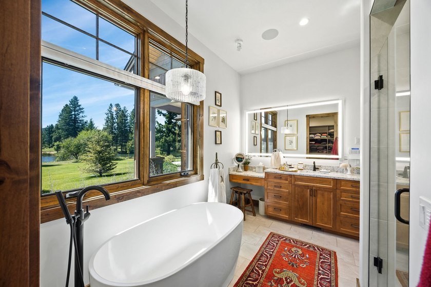 Set within the exclusive, gated enclave of the historic Kootenai - photo 34